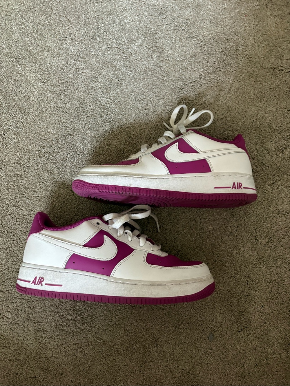 Nike Kids White and Fuchsia Low-Top Sneakers